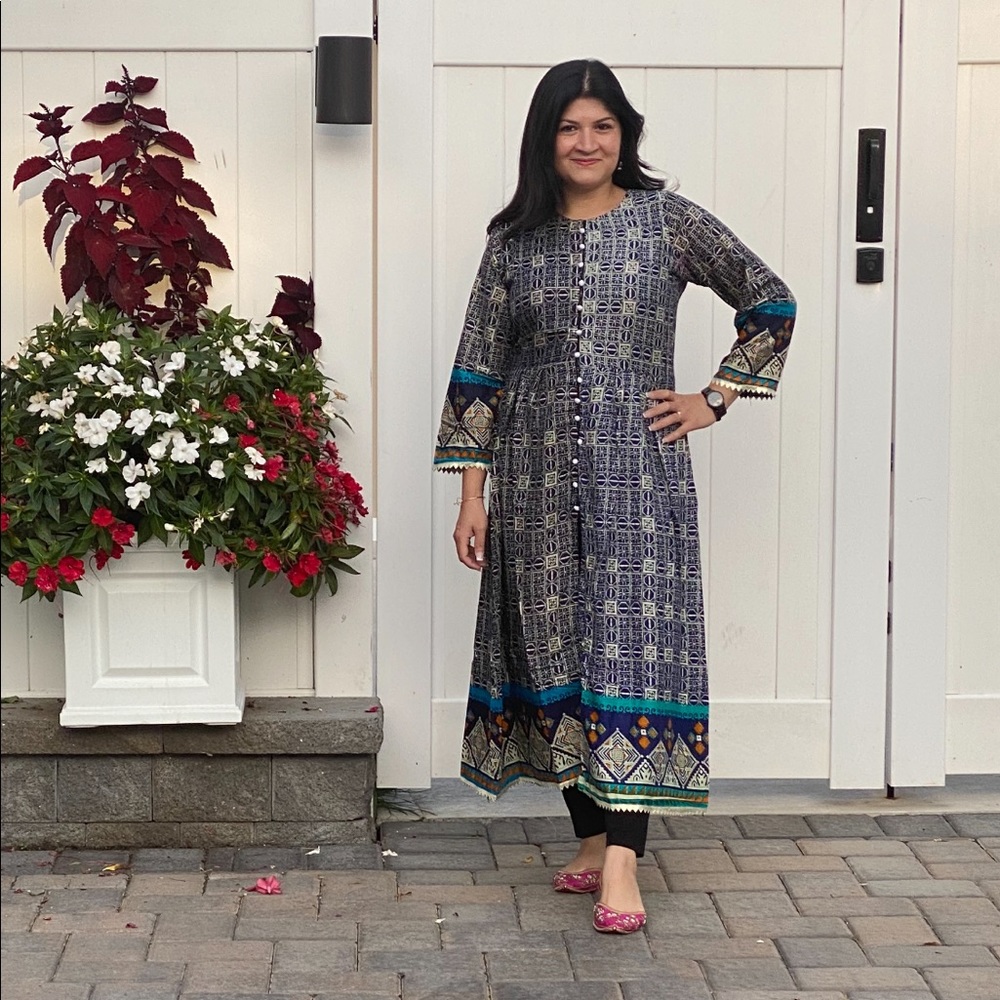 Medium long dress
